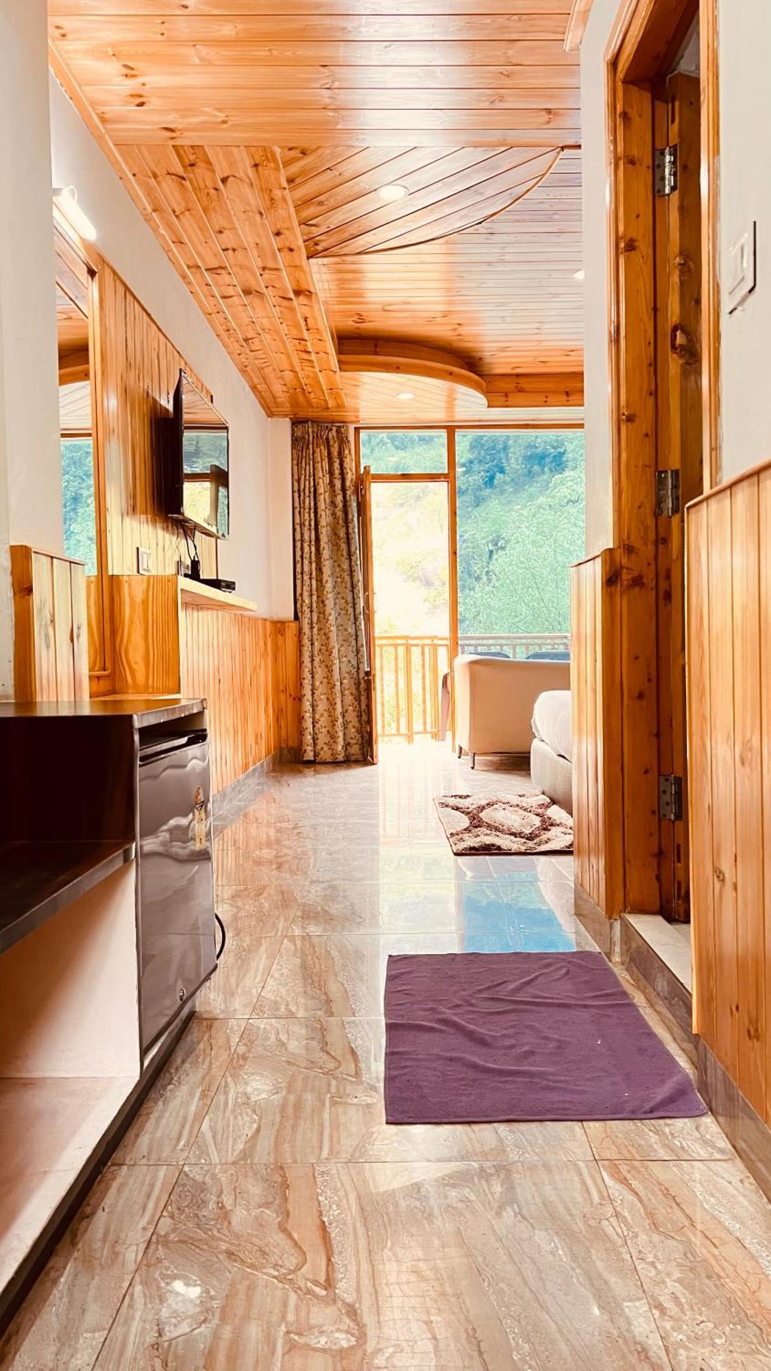 Himalayan Hill Queen Resort, Manali M98160-43400 Esterno foto