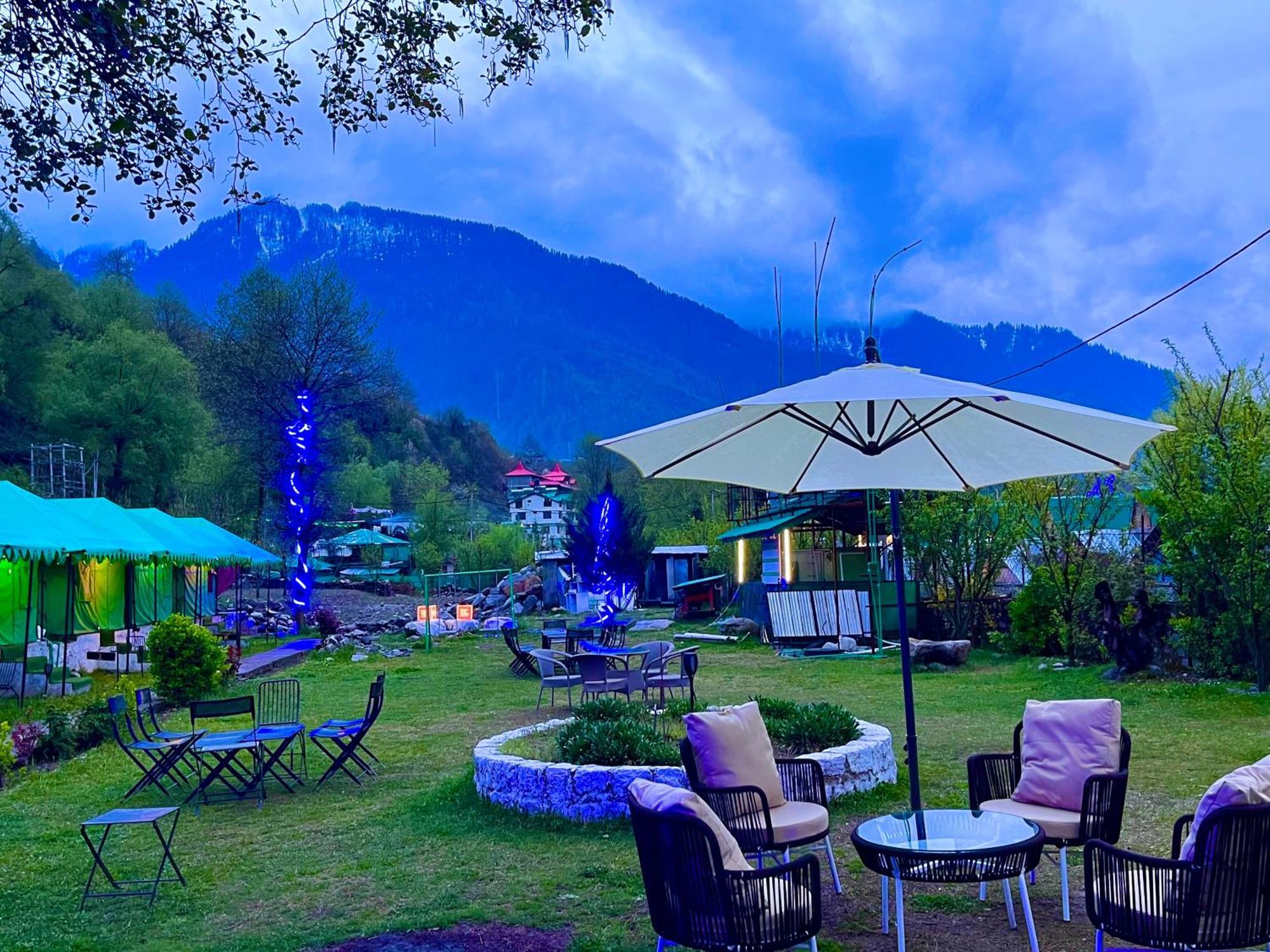 Himalayan Hill Queen Resort, Manali M98160-43400 Esterno foto