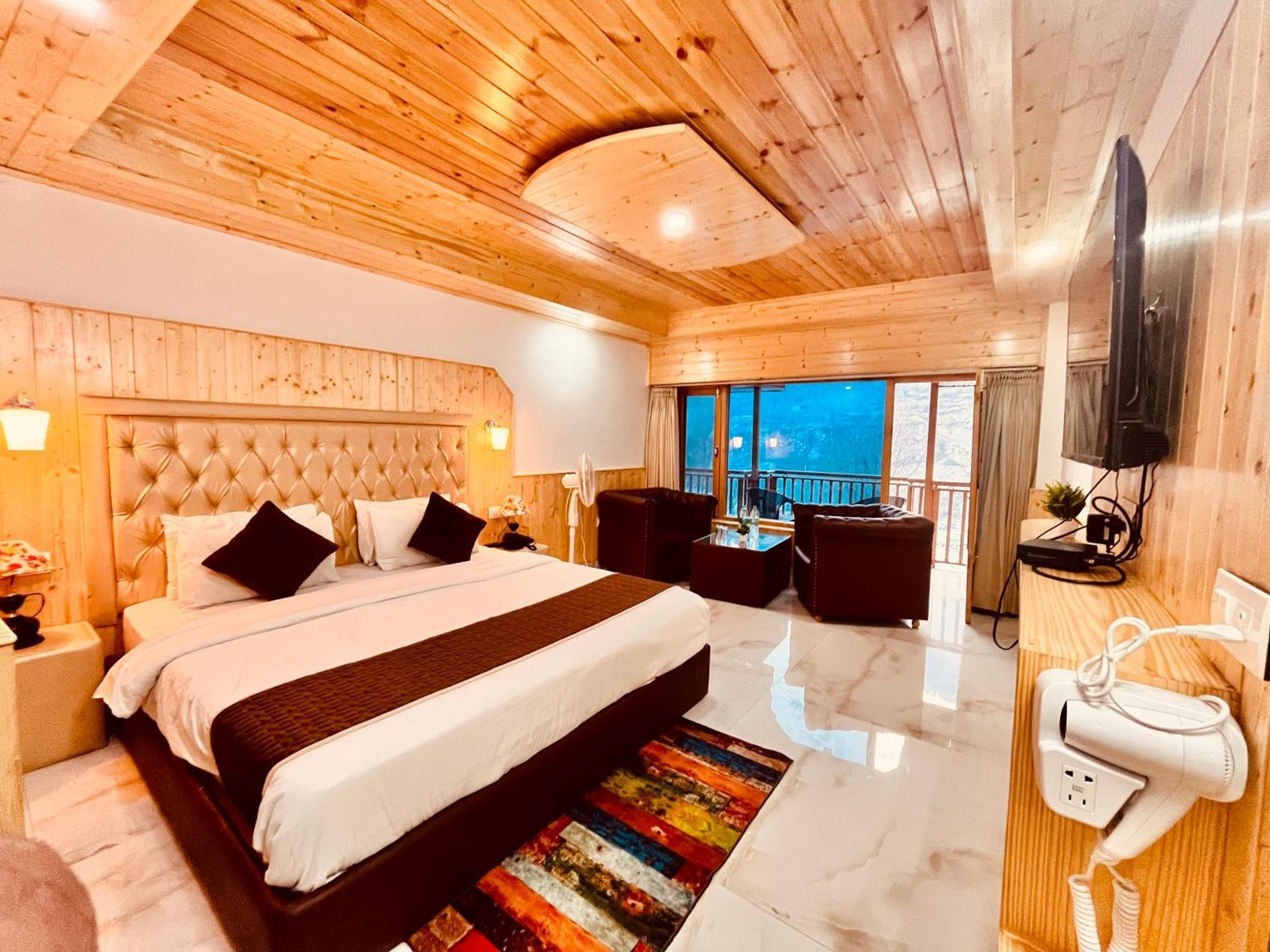 Himalayan Hill Queen Resort, Manali M98160-43400 Esterno foto