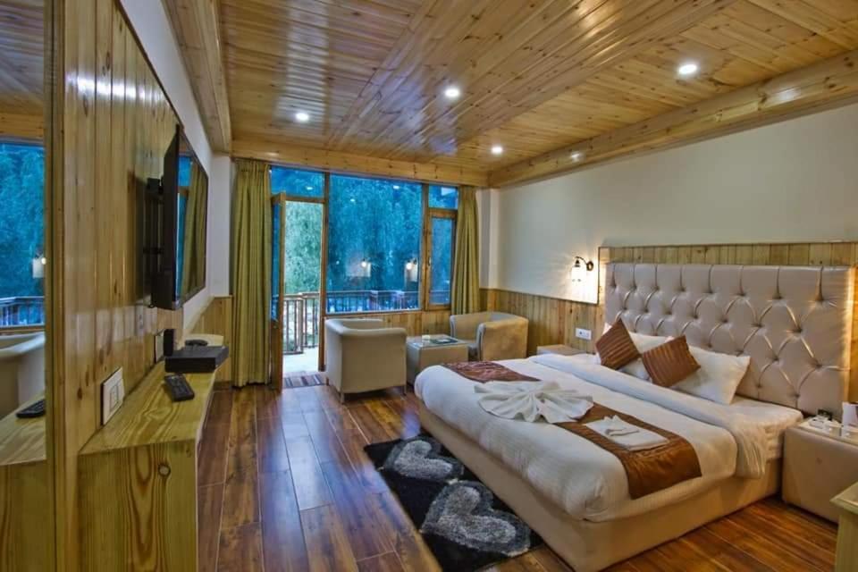 Himalayan Hill Queen Resort, Manali M98160-43400 Esterno foto