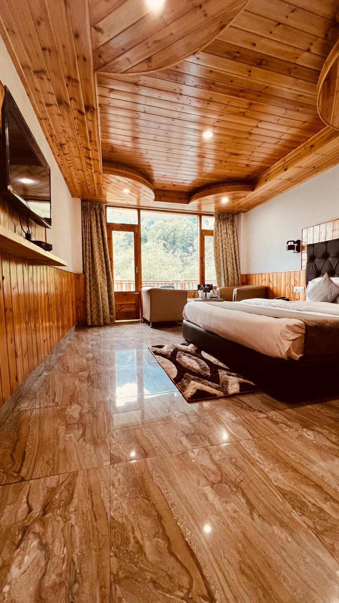 Himalayan Hill Queen Resort, Manali M98160-43400 Esterno foto