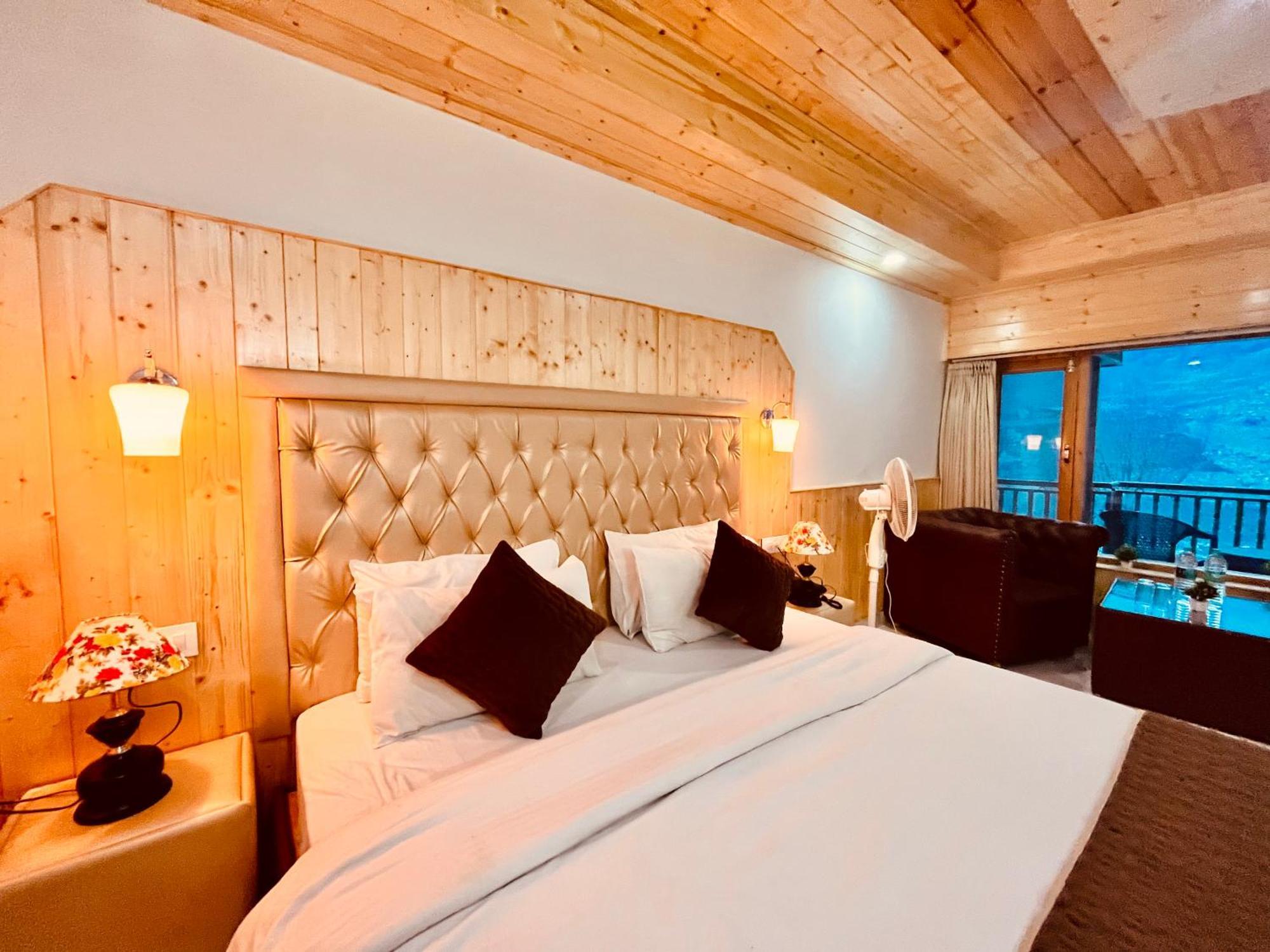 Himalayan Hill Queen Resort, Manali M98160-43400 Esterno foto