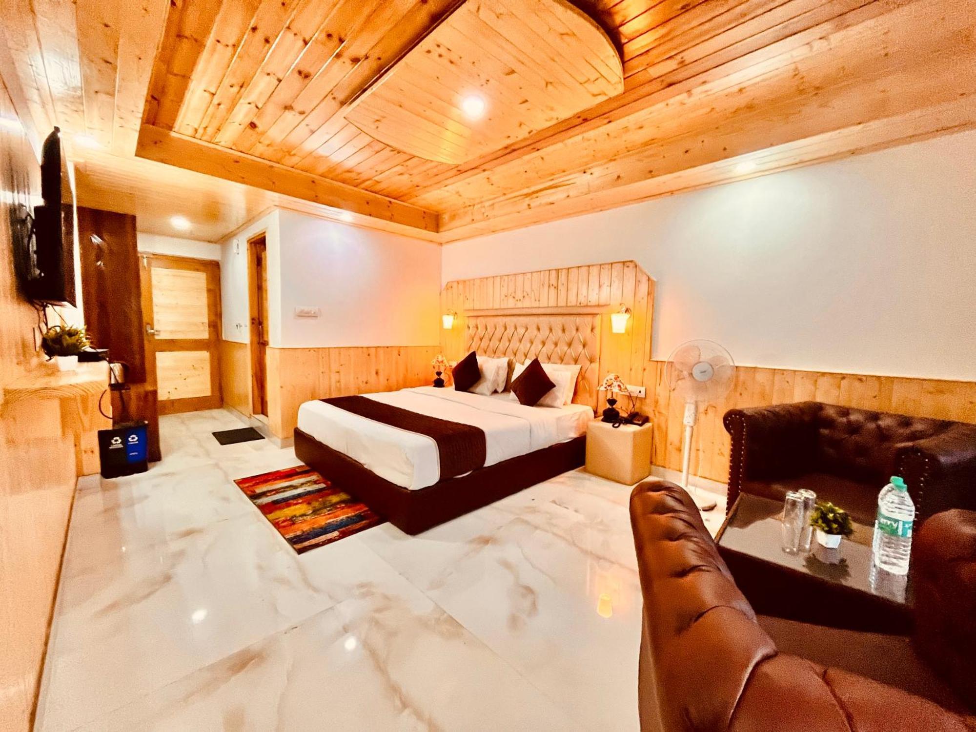 Himalayan Hill Queen Resort, Manali M98160-43400 Esterno foto