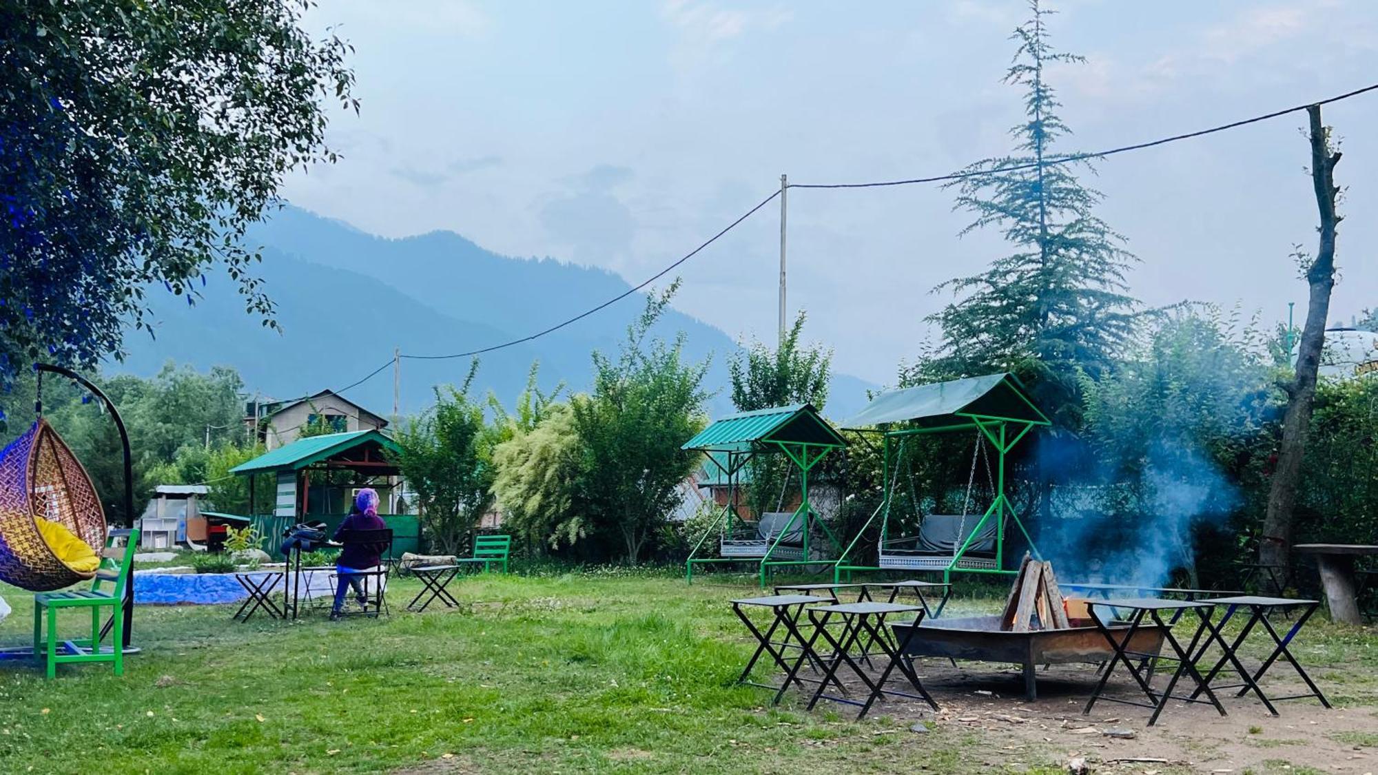Himalayan Hill Queen Resort, Manali M98160-43400 Esterno foto