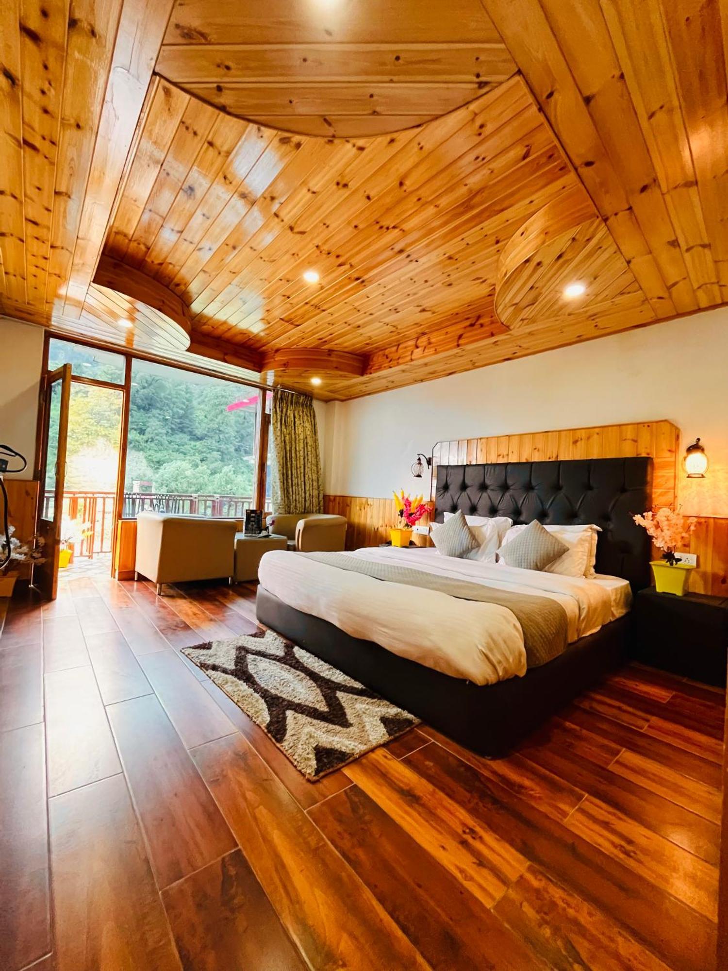 Himalayan Hill Queen Resort, Manali M98160-43400 Esterno foto