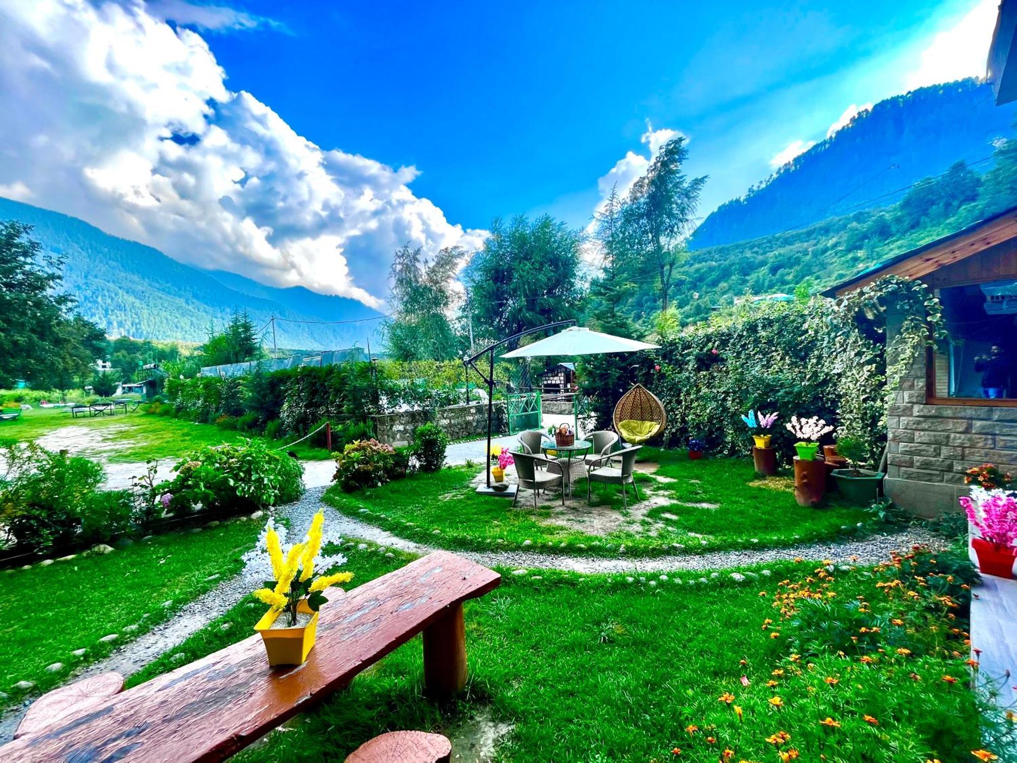 Himalayan Hill Queen Resort, Manali M98160-43400 Esterno foto