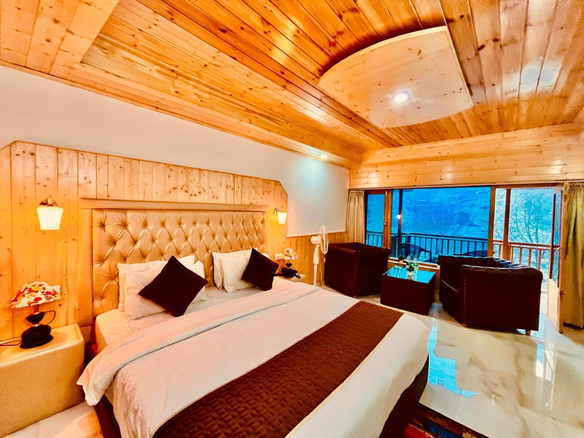 Himalayan Hill Queen Resort, Manali M98160-43400 Esterno foto