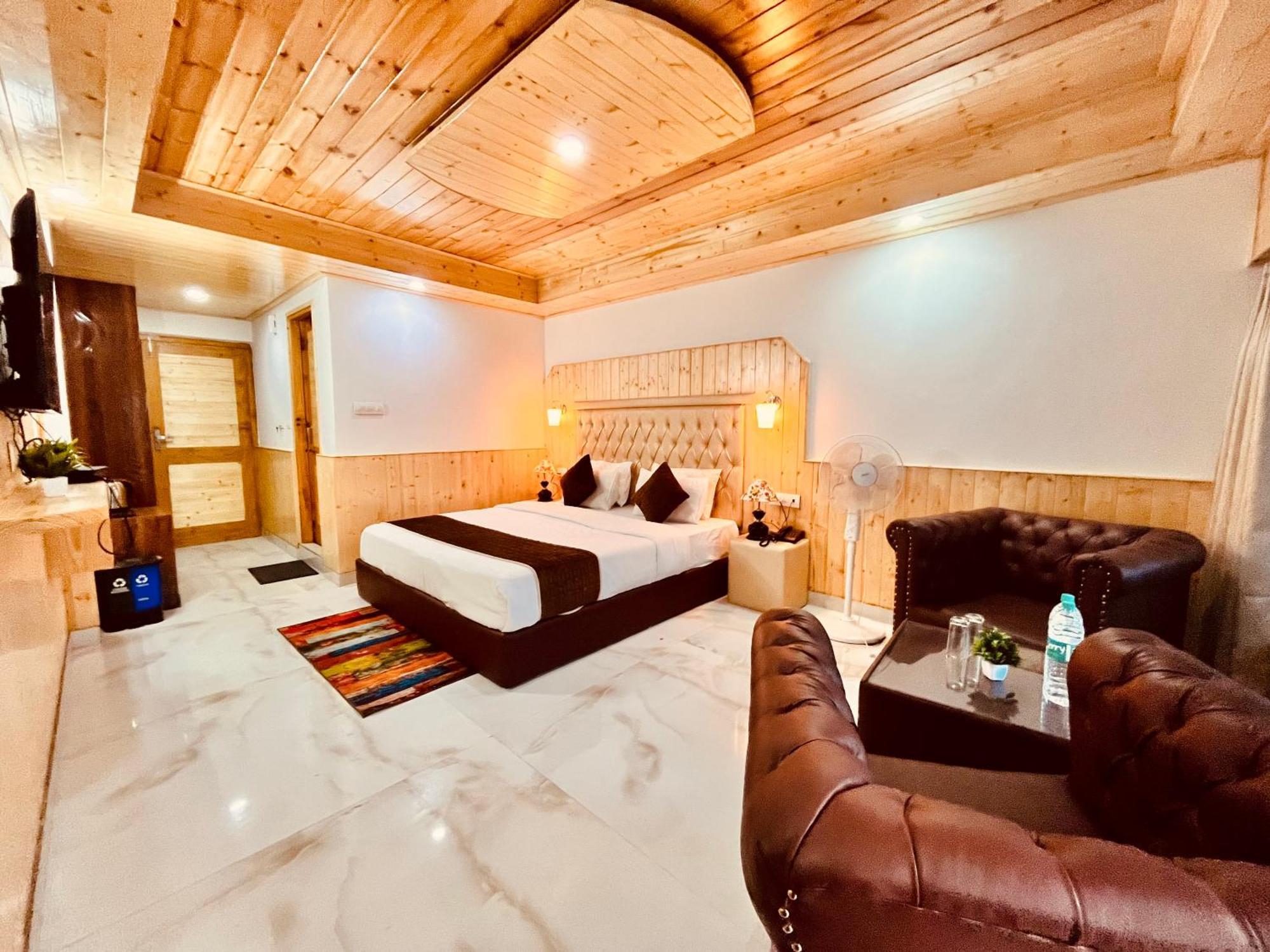 Himalayan Hill Queen Resort, Manali M98160-43400 Esterno foto