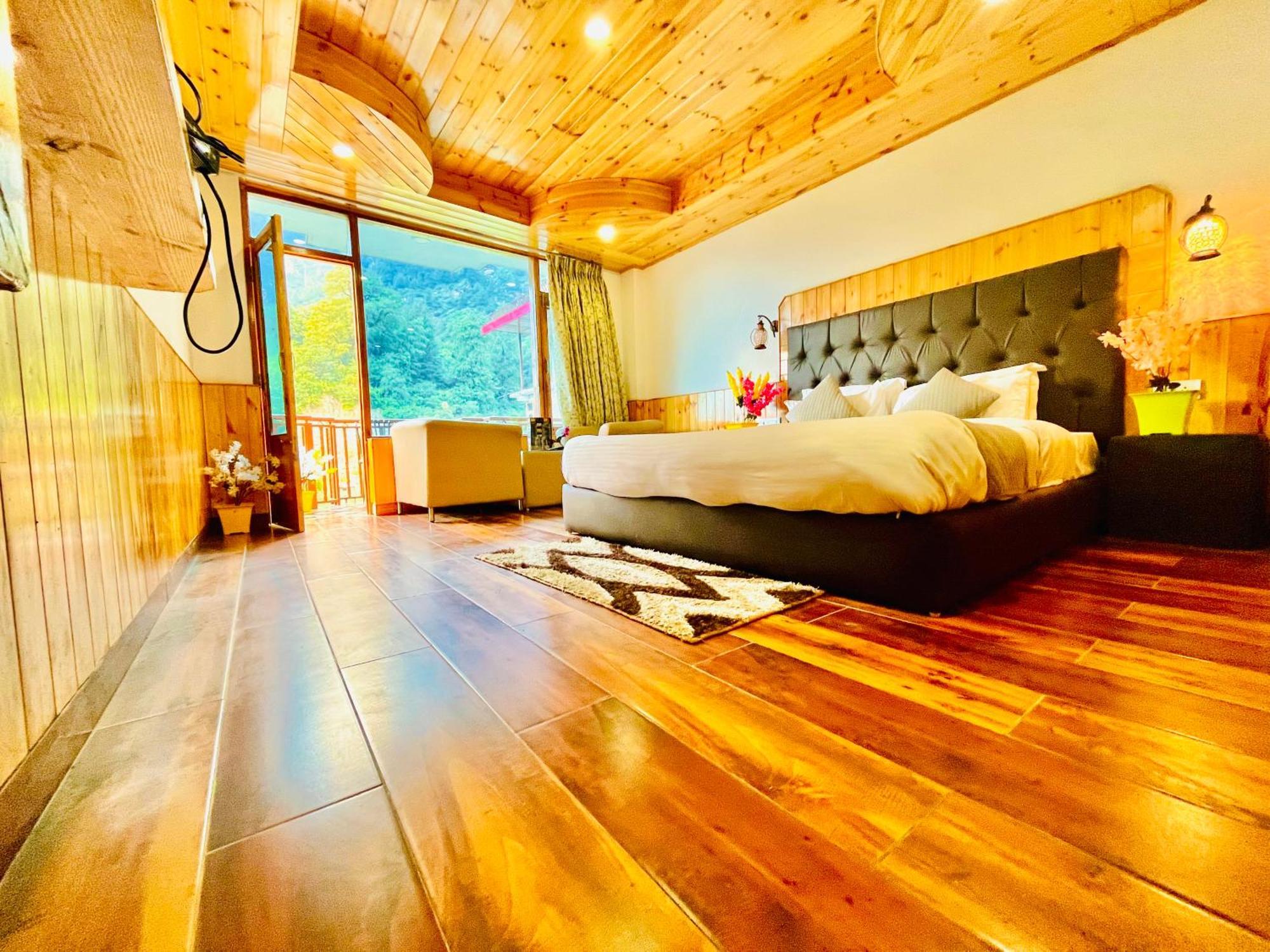 Himalayan Hill Queen Resort, Manali M98160-43400 Esterno foto