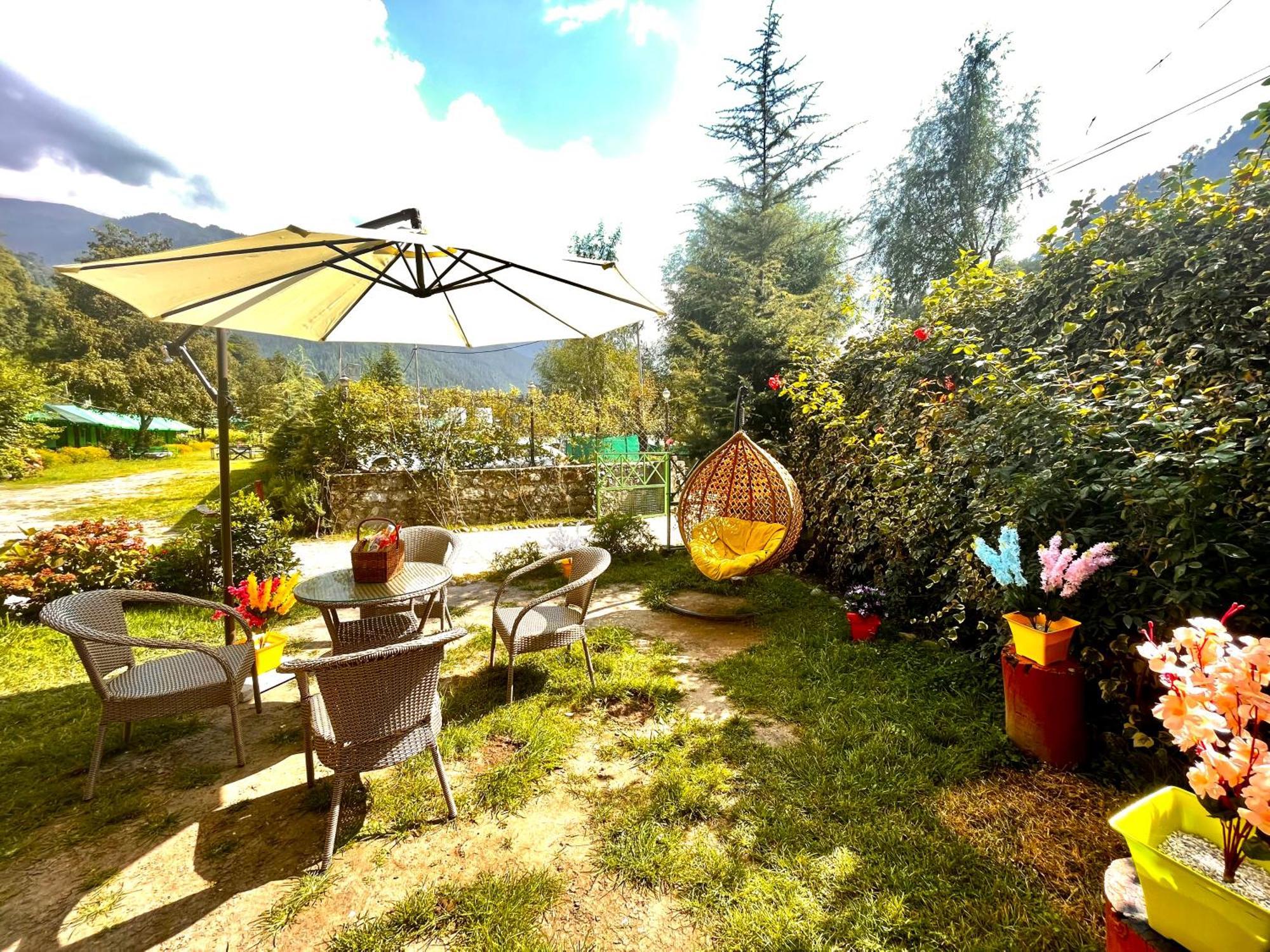 Himalayan Hill Queen Resort, Manali M98160-43400 Esterno foto