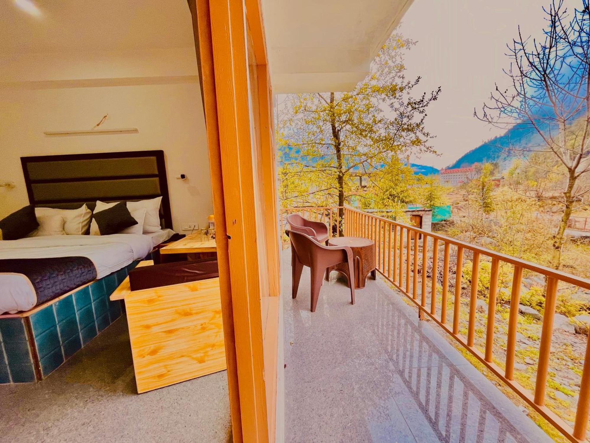Himalayan Hill Queen Resort, Manali M98160-43400 Esterno foto