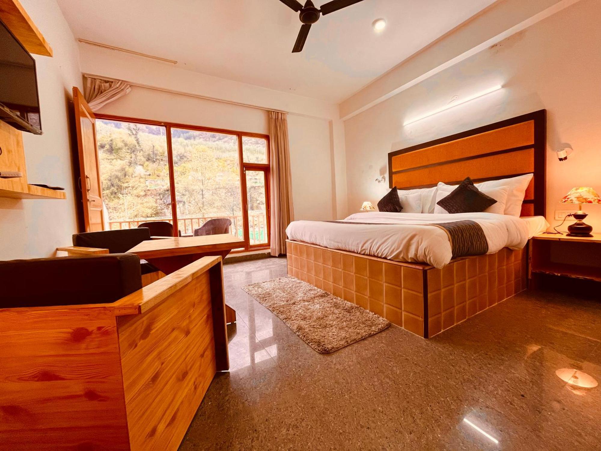 Himalayan Hill Queen Resort, Manali M98160-43400 Esterno foto