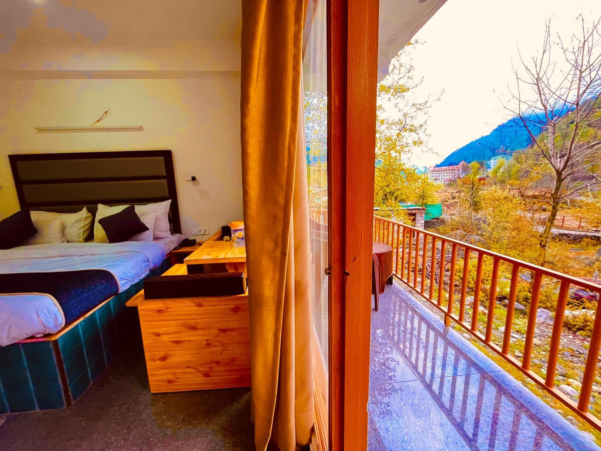 Himalayan Hill Queen Resort, Manali M98160-43400 Esterno foto