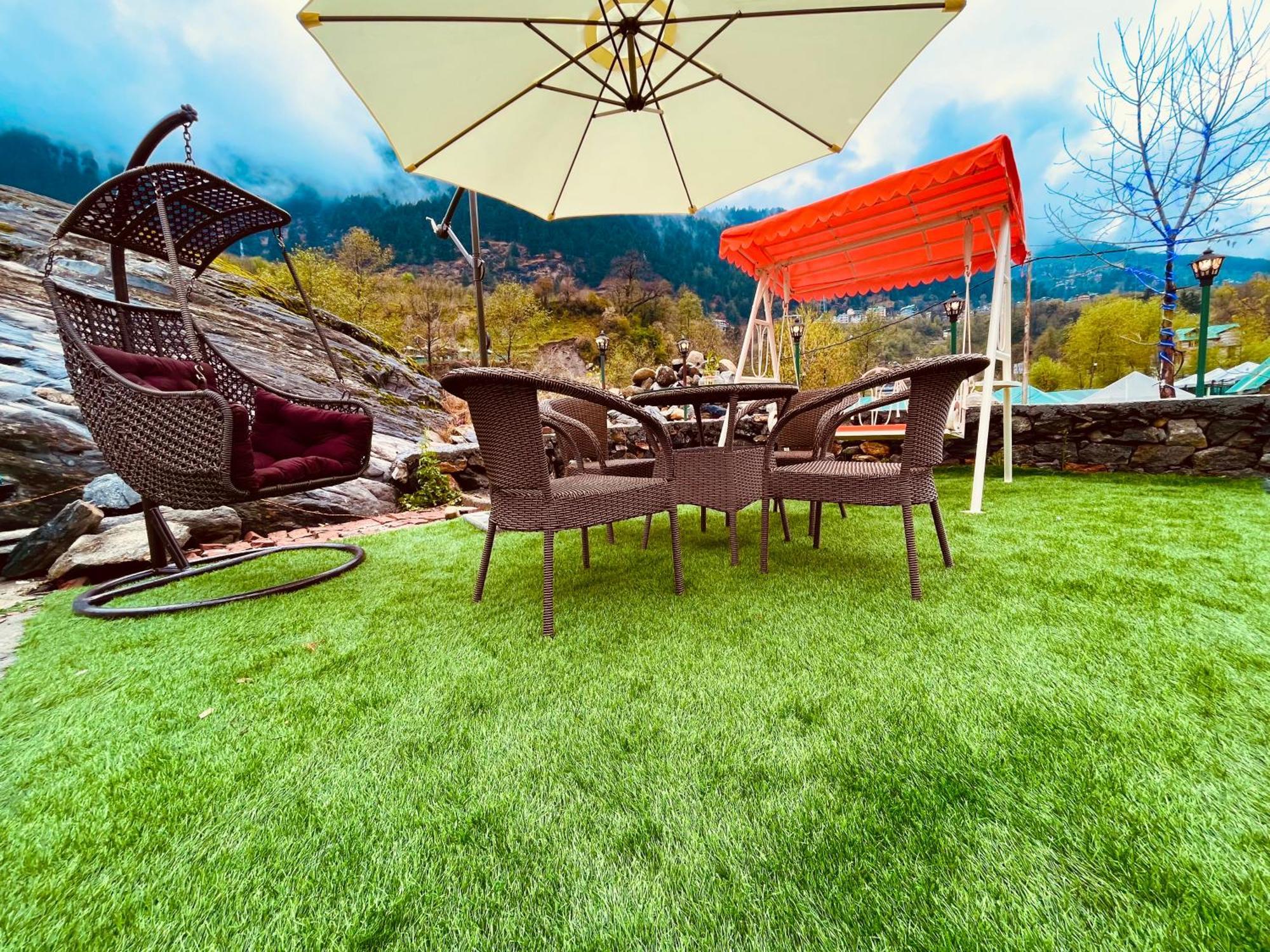 Himalayan Hill Queen Resort, Manali M98160-43400 Esterno foto